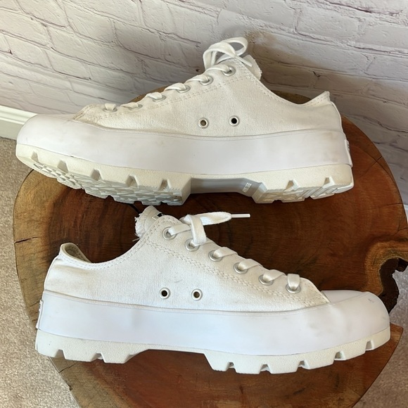 Converse Chuck Taylor All Star Lugged Low Top Sneaker - Picture 7 of 9